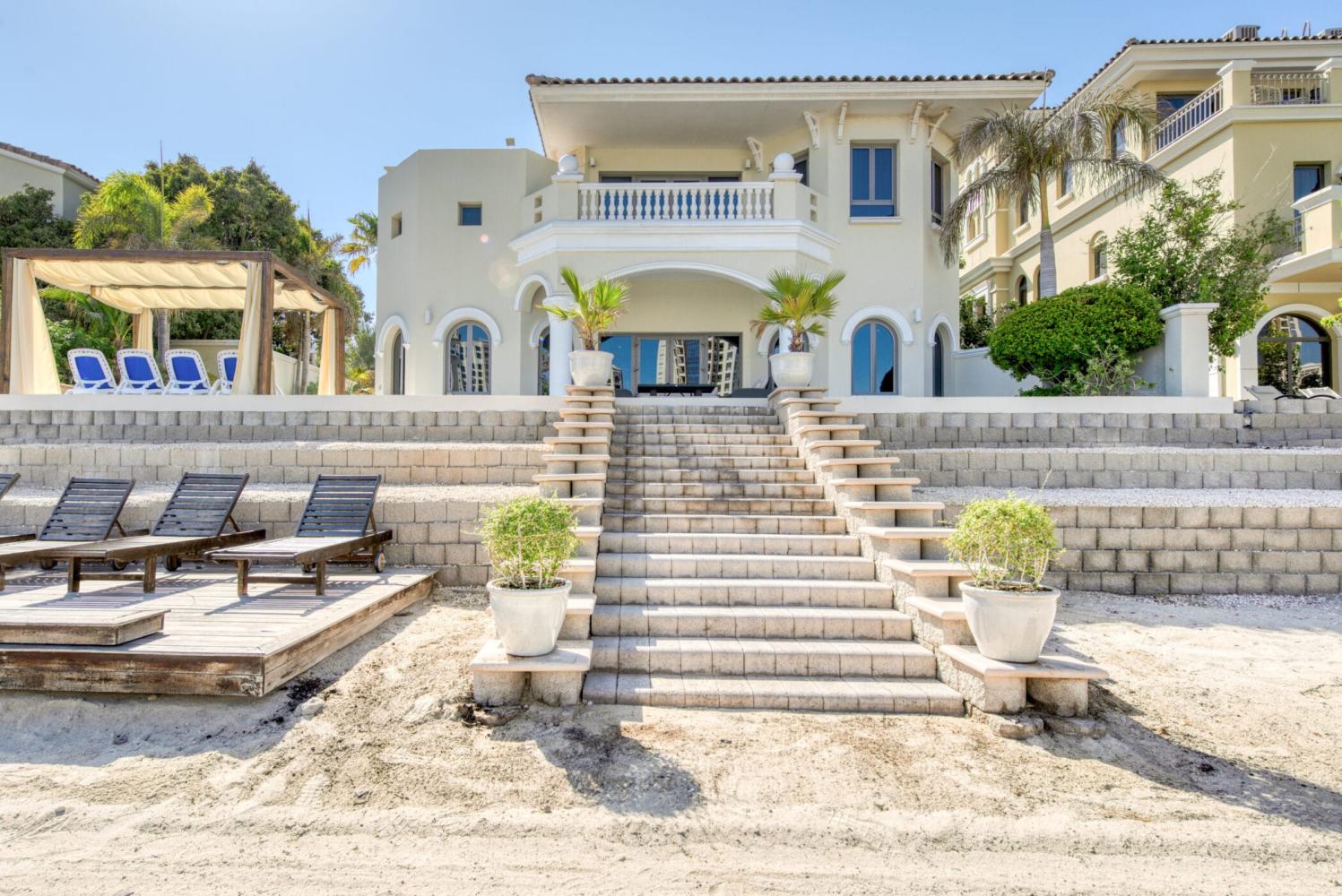 Palm Jumeirah Luxury Villa 8101